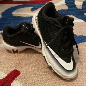 Youth Nike Vapor Baseball Cleats Black and white size 13c
